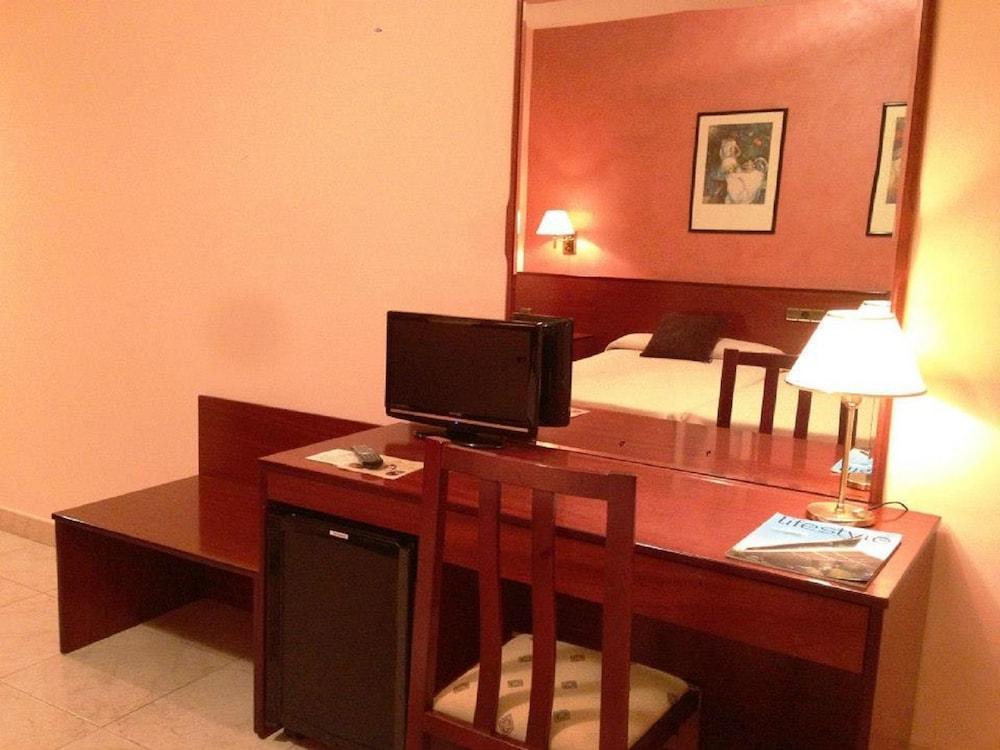 Hotel La Seu Сео-де-Уржель Экстерьер фото