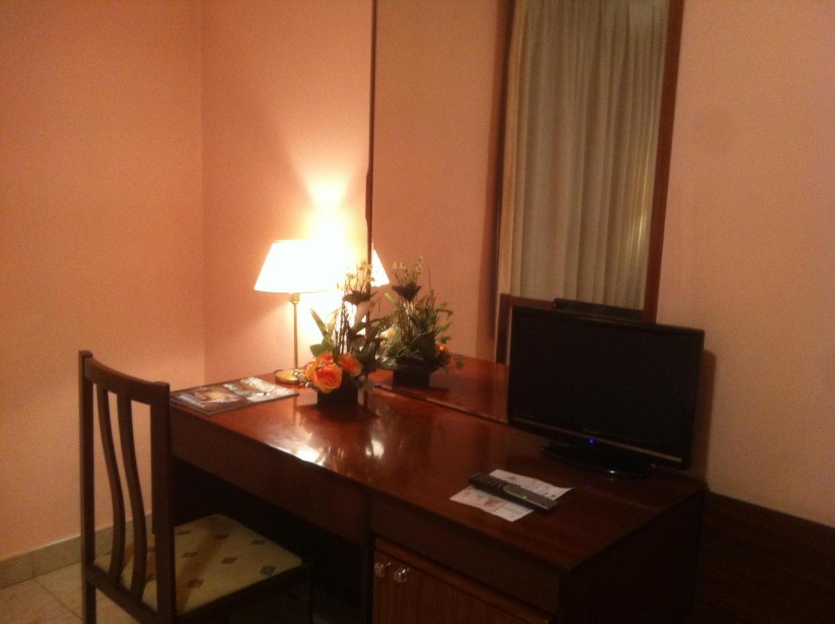 Hotel La Seu Сео-де-Уржель Экстерьер фото